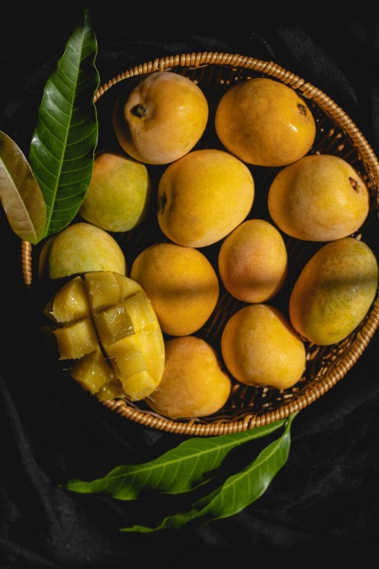 What Makes Ratnagiri Mangoes India’s Undisputed Champions? The Science Behind the Sweetness